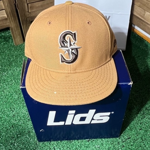 Seattle Mariners Hat - Picture 9 of 9